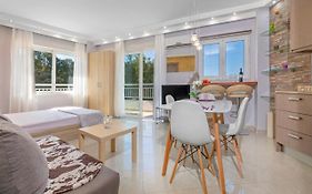 4. Sea View Luxury Suite For 4 In Rhodes Centre!